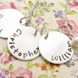 Mommy Necklace - Childrens Name Necklace - Personalized jewelry for moms - Necklace for moms